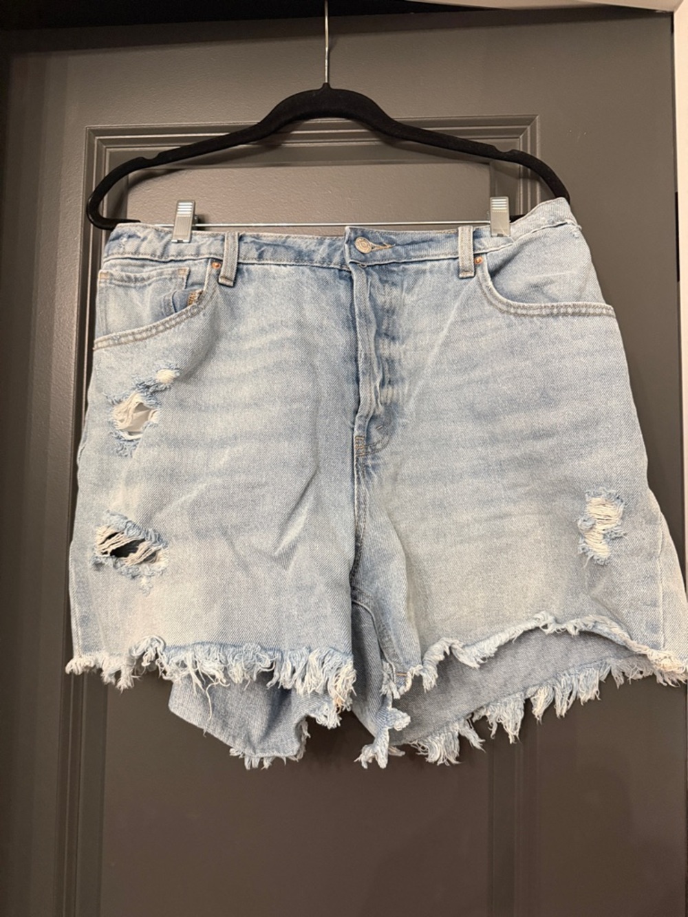 Wild Fable Light Wash Distressed Denim Shorts - Women's